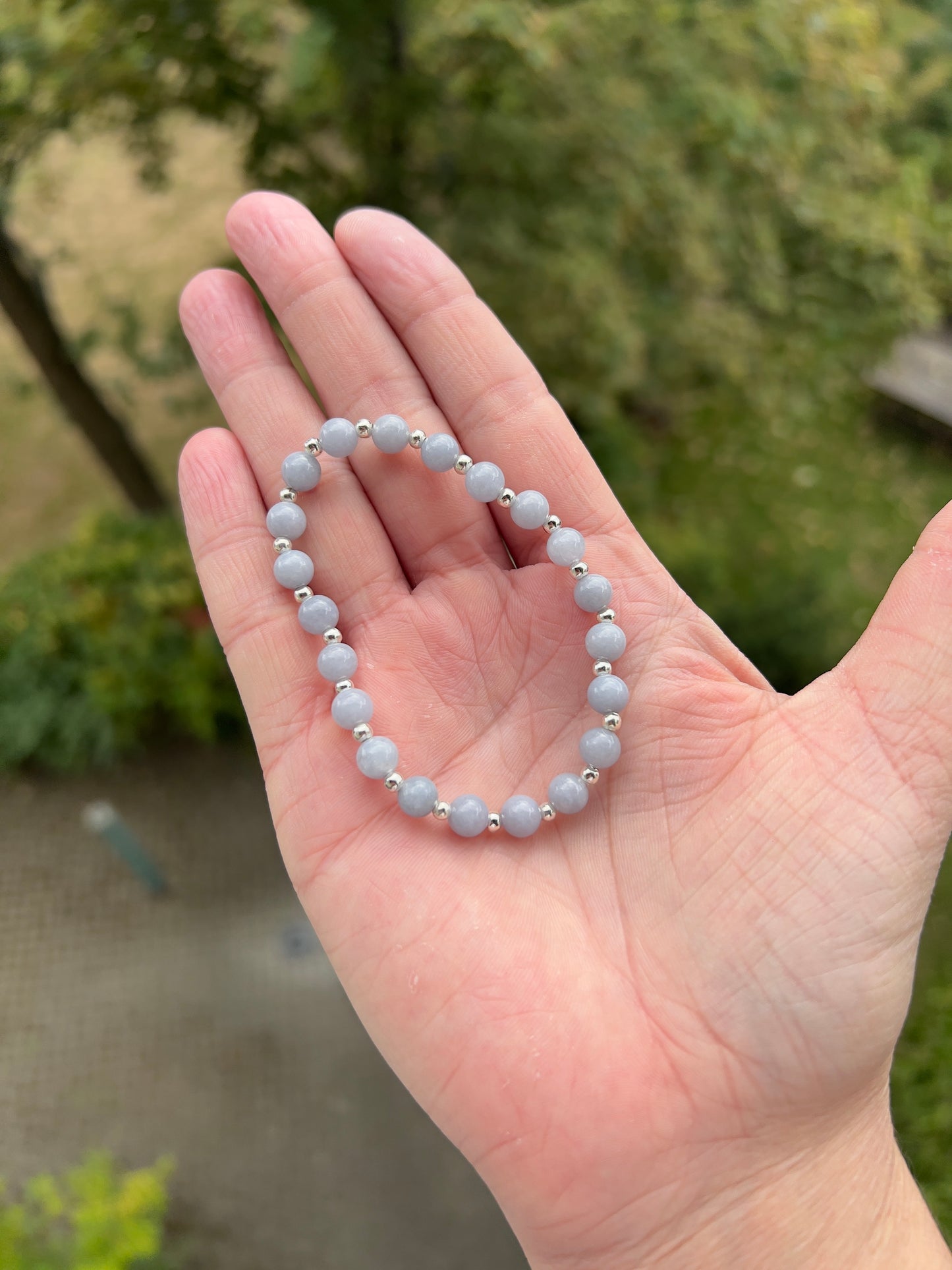 Armband „Innere Ruhe & Vertrauen“ – Blauer Chalcedon mit 925er Silber (6 mm)