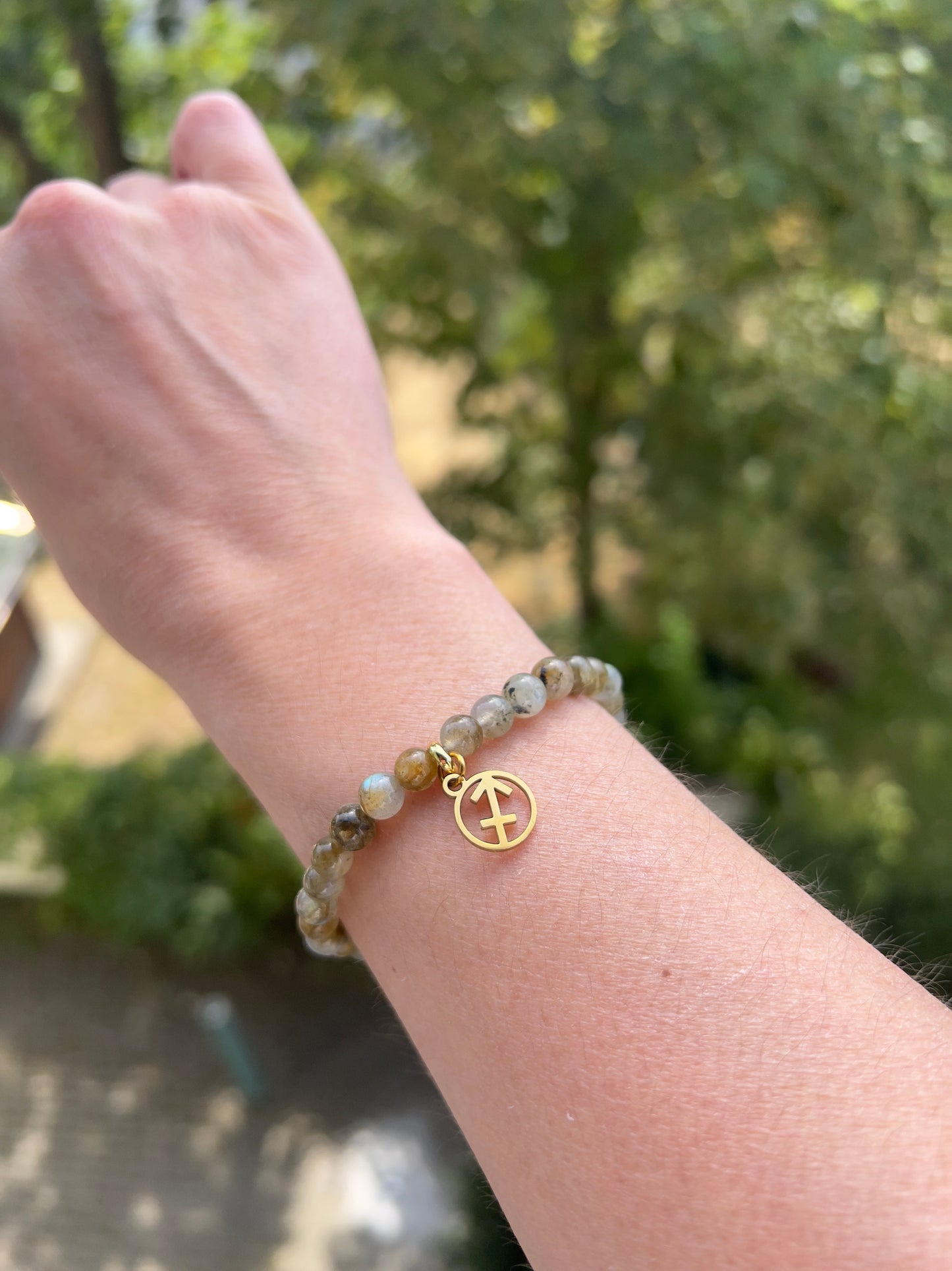 Sternzeichenarmband Schütze – Labradorit 6 mm mit blauem Flash (Silber oder Gold wählbar)