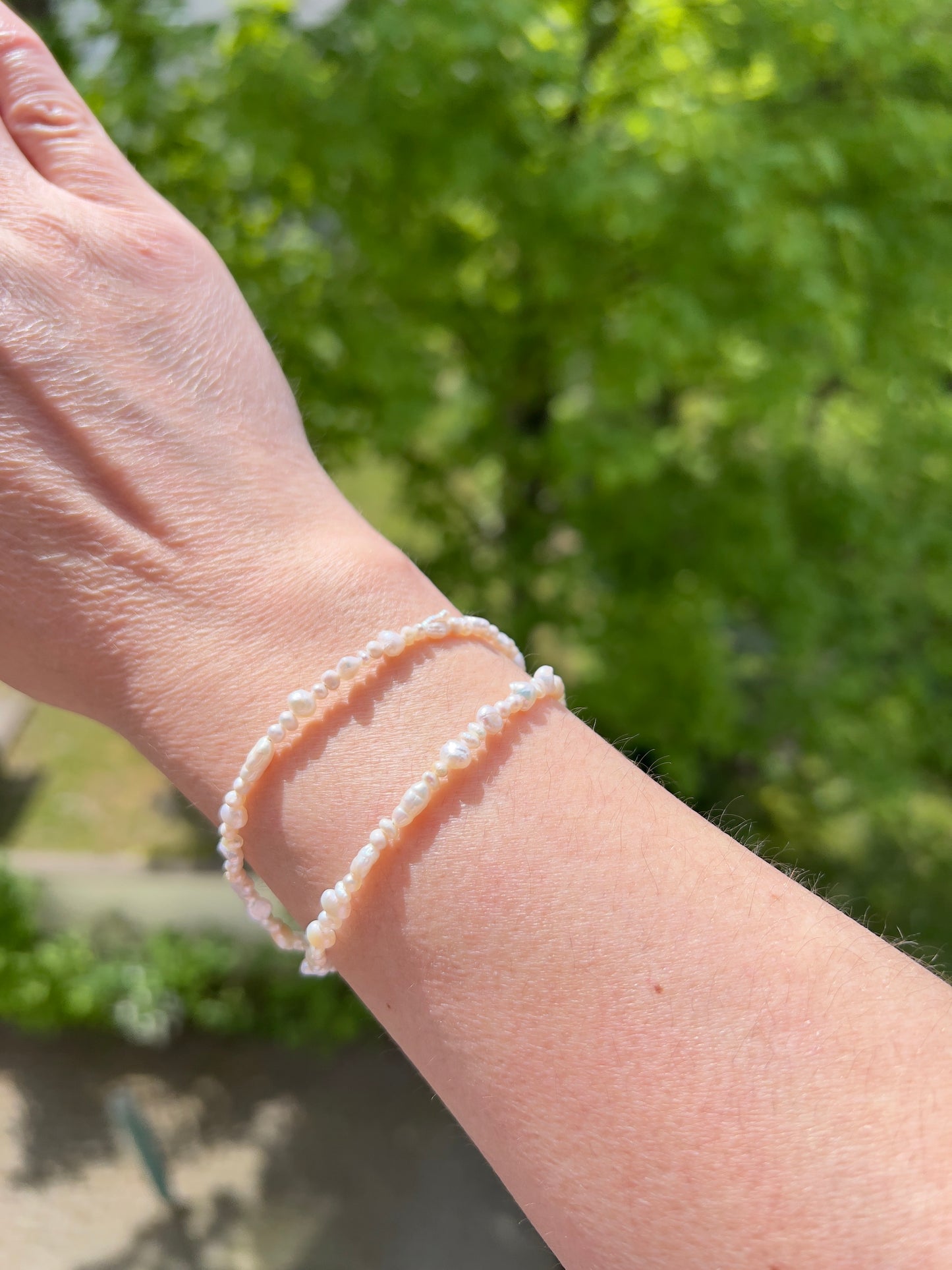 Doppelarmband aus Süßwasserperlen – 2–4 mm | filigranes Layering-Armband | Edelstahl vergoldet