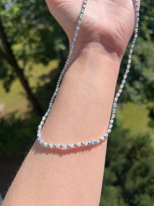 Aquamarin - Kette der Leichtigkeit - 60cm auf elastischem Band mit 925 Silber