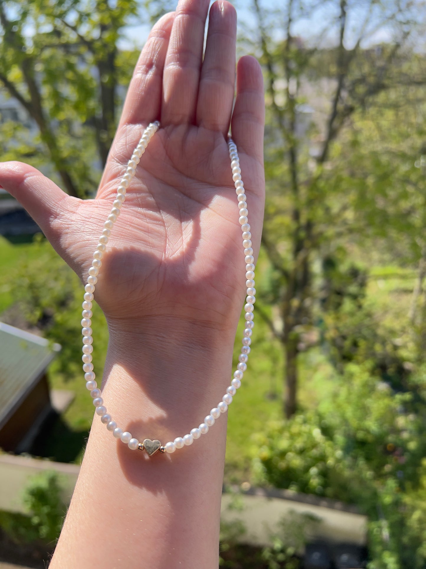Kette „Sommerliebe“ – Anezus Perlen 4 mm mit Herz vergoldet | 40 cm