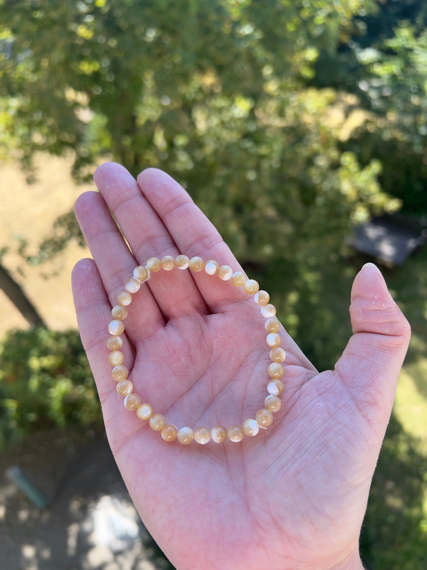 Margarita Mondstein Armband – 6 mm | Zarter Begleiter mit silbernem Schimmer für Intuition & Harmonie