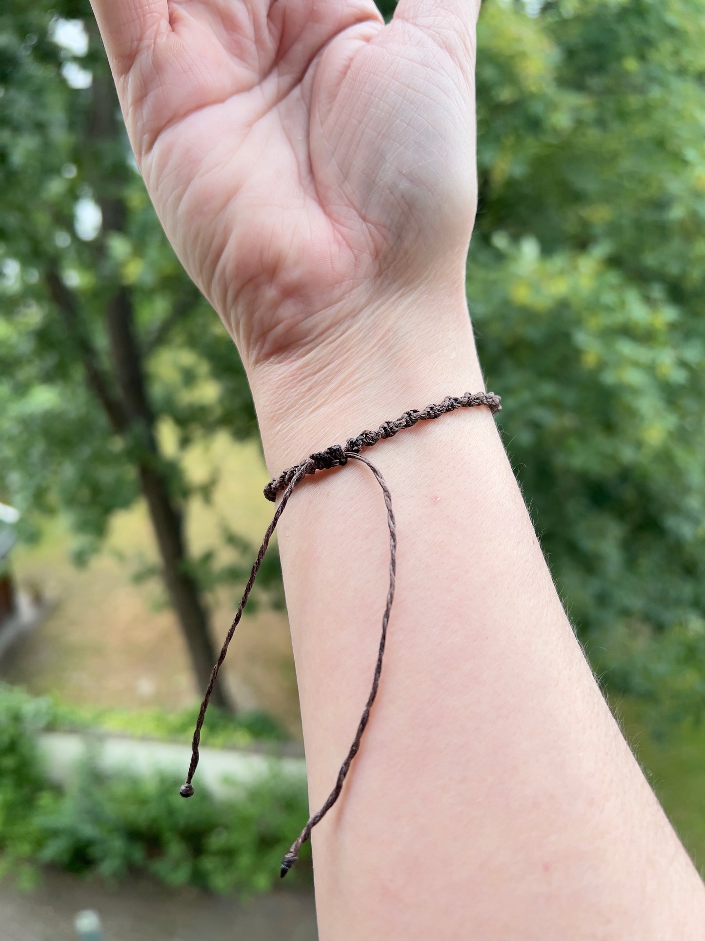 Handgeknüpftes Makramee-Armband Braun – Verstellbar | Unisex