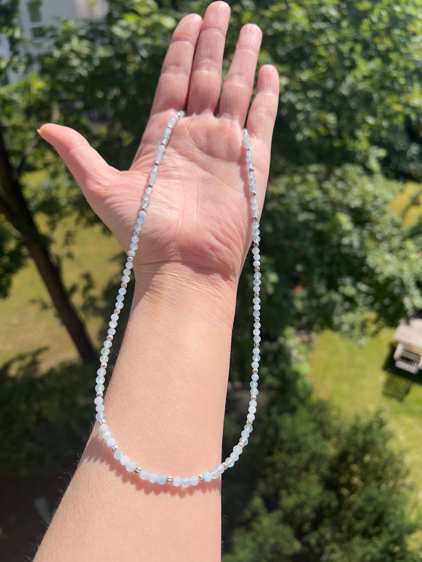 Aquamarin - Kette der Klarheit - Facettierte 4mm perlen mit 925 Silber
