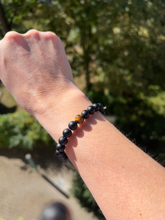 Armband – Tigerauge & Onyx matt 8 mm (Mut & Stärke, handgefertigt, elastisch)