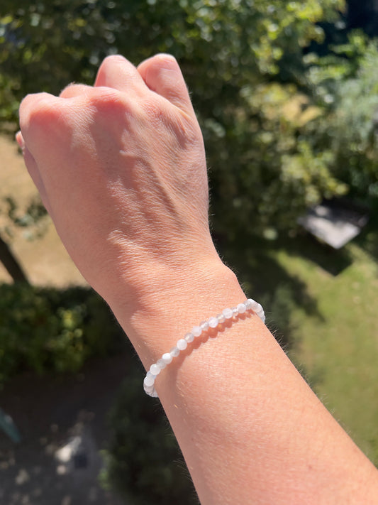 Armband aus facettiertem Labradorit & Mondstein (4 mm) – Neubeginn & Transformation