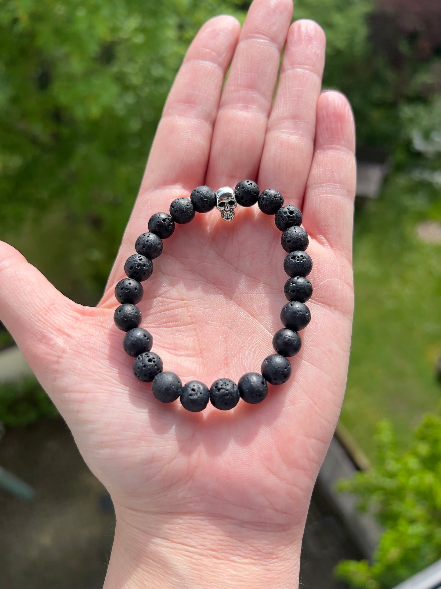 Lavastein-Armband Totenkopf – 8 mm | Edelstahl Silber | elastisch