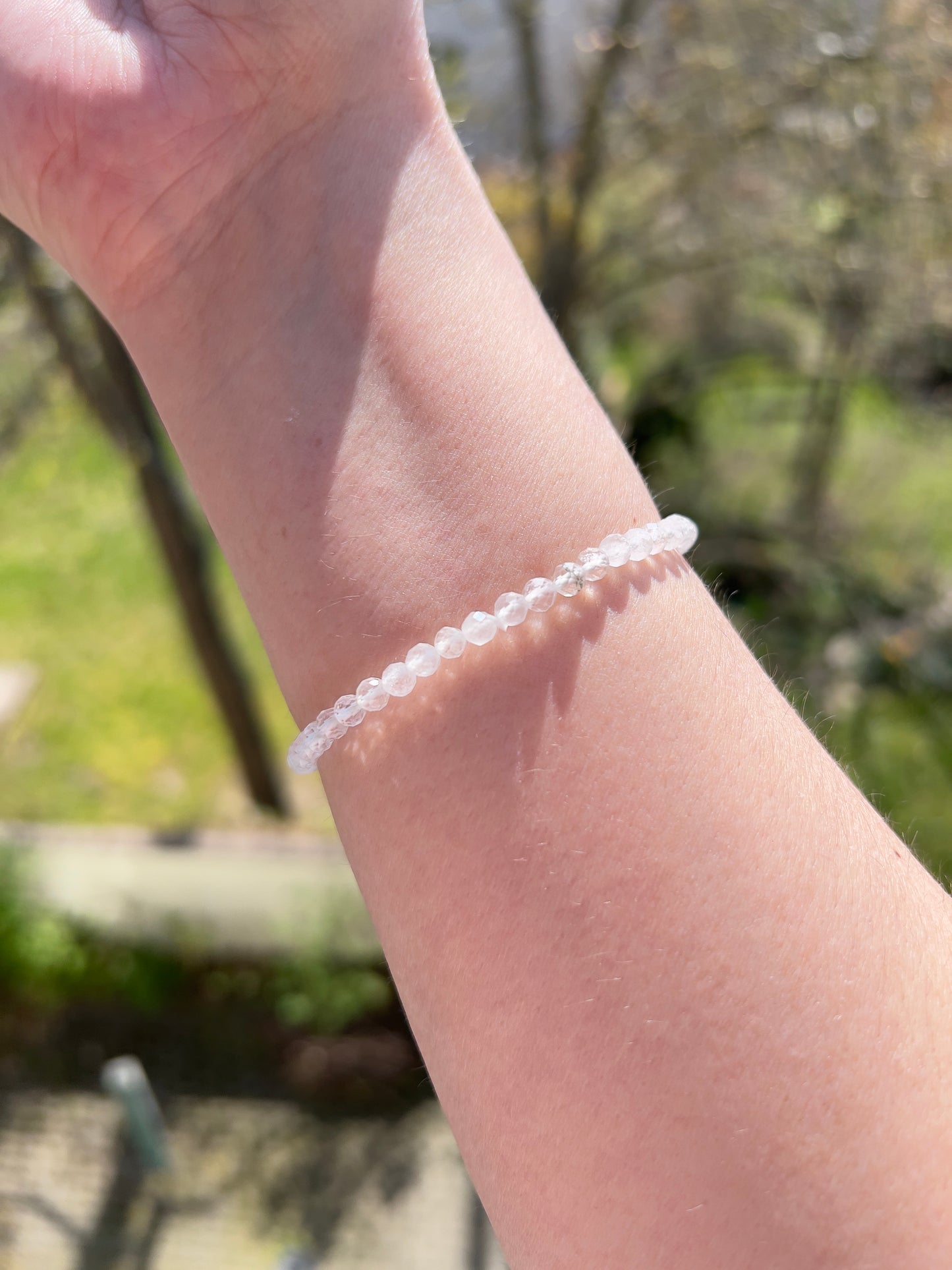 Facettiertes Bergkristall Armband 4 mm – Edelsteinarmband, elastisch