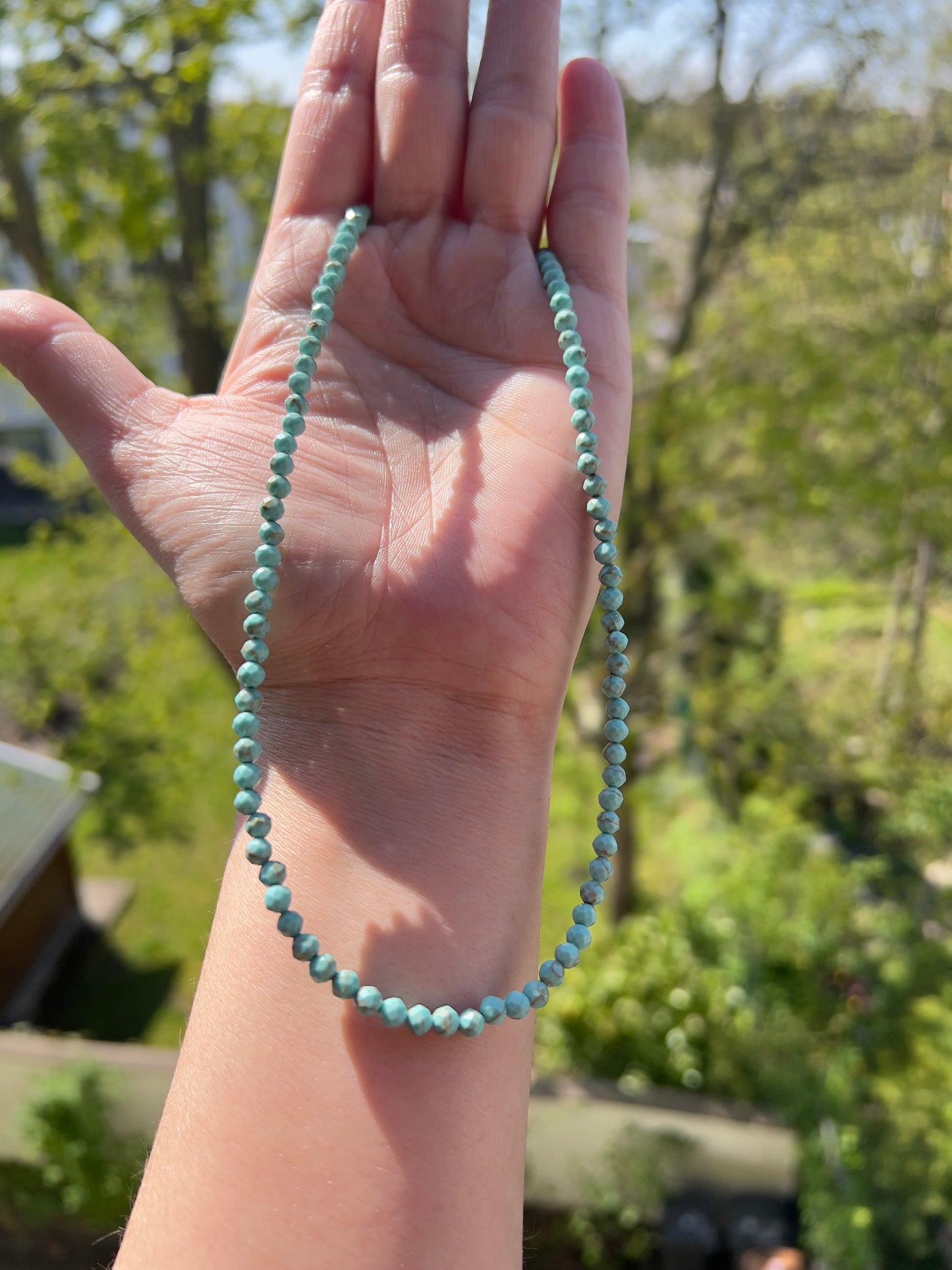 Kette „Leichtigkeit & Ausdruck“ – Neo-Türkis 4 mm facettiert | 40 cm