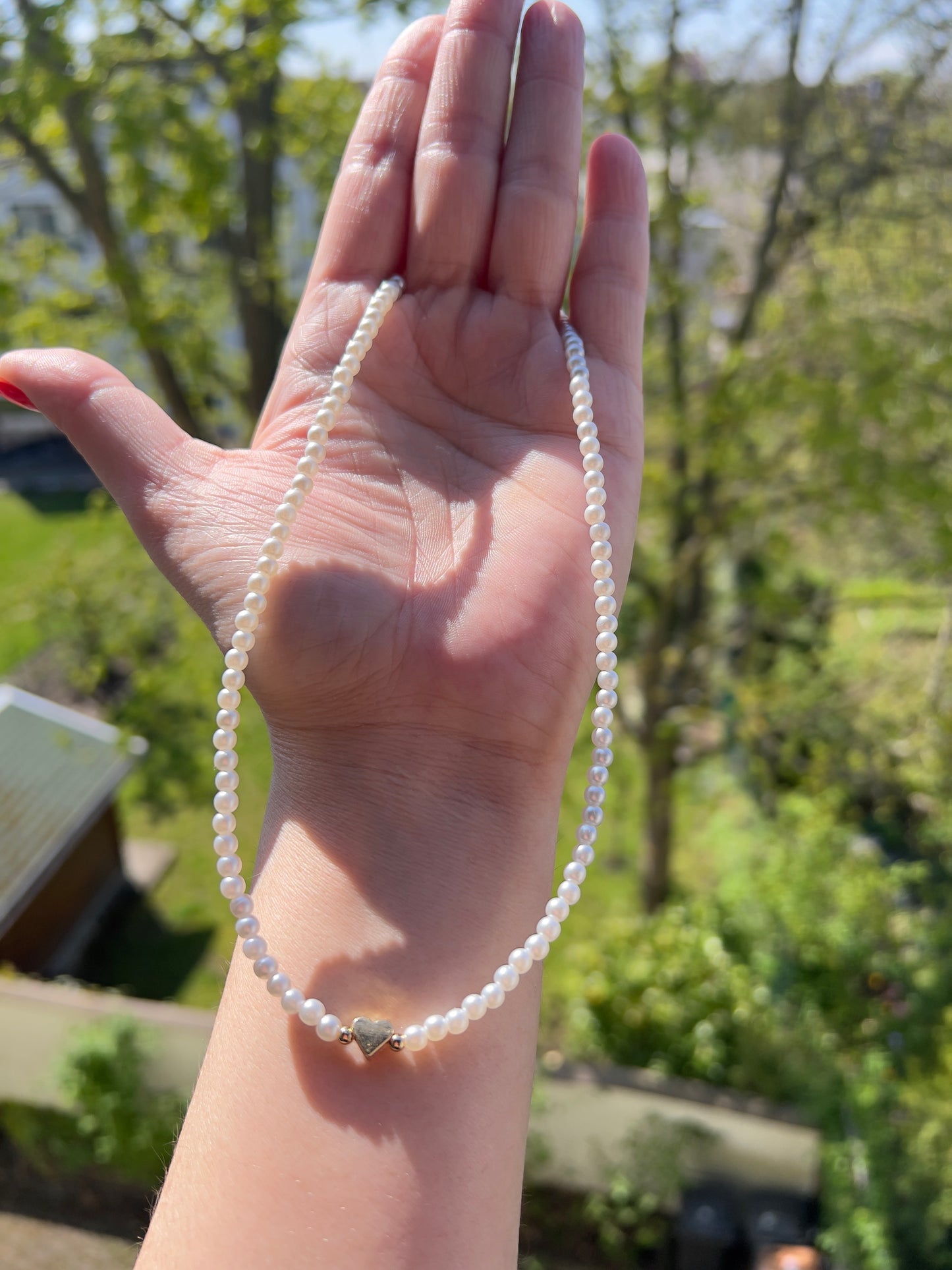 Kette „Sommerliebe“ – Anezus Perlen 4 mm mit Herz vergoldet | 40 cm