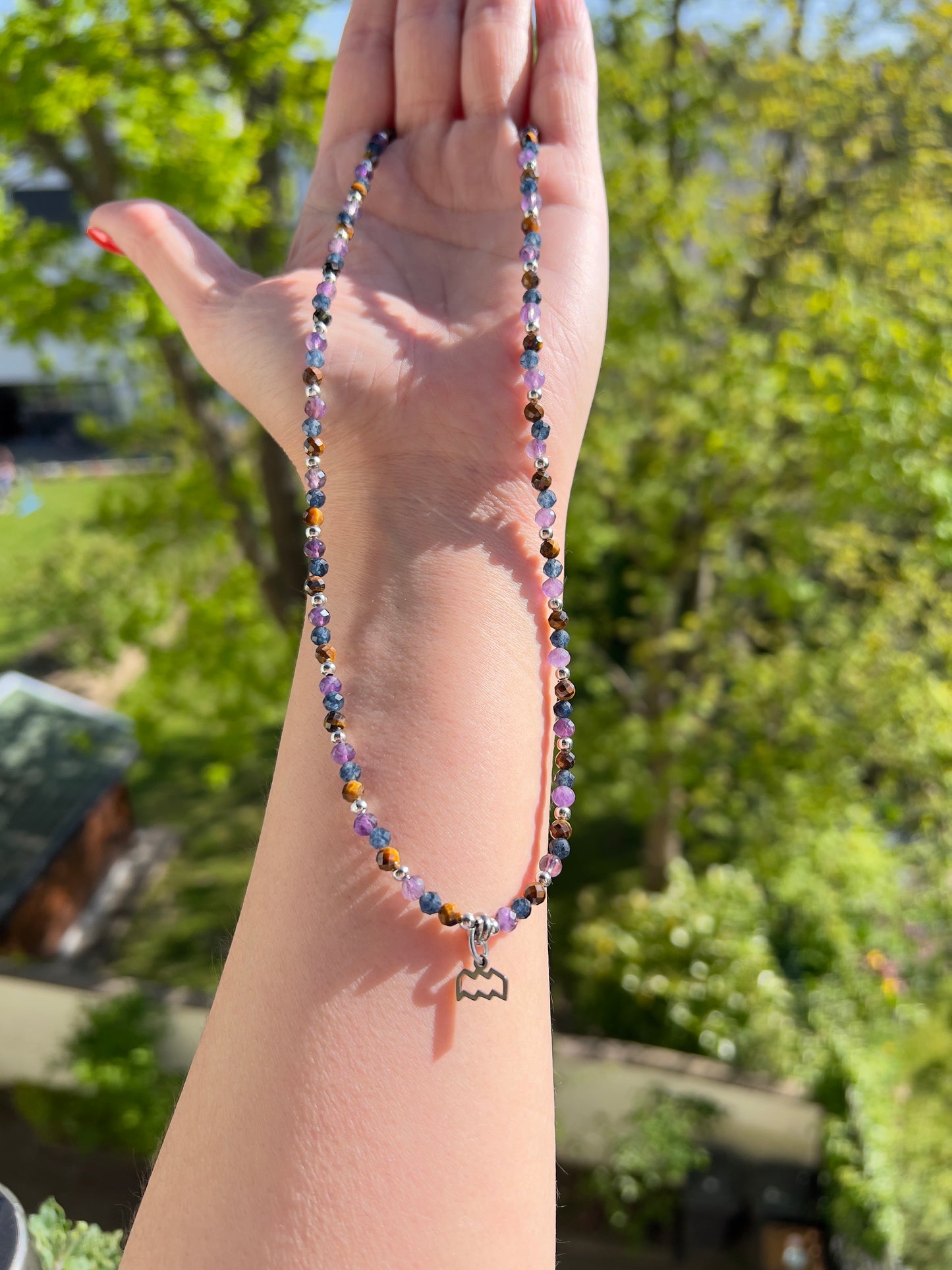 Sternzeichenkette Wassermann – Amethyst, Saphir & Tigerauge