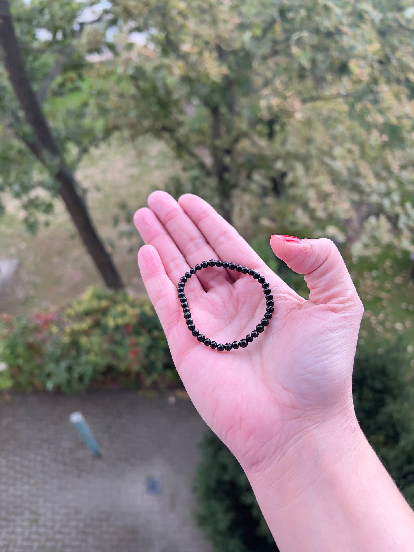 🖤 Schutz & Stabilität – Armband aus schwarzem Achat (4 mm, rund)