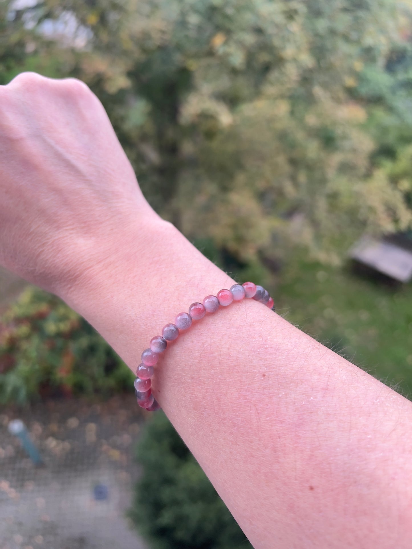 🌸 Seelenbalance – Armband aus Katzenauge in Grau & Rosa (6 mm)