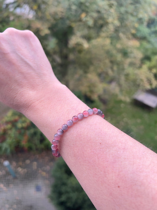 🌸 Seelenbalance – Armband aus Katzenauge in Grau & Rosa (6 mm)
