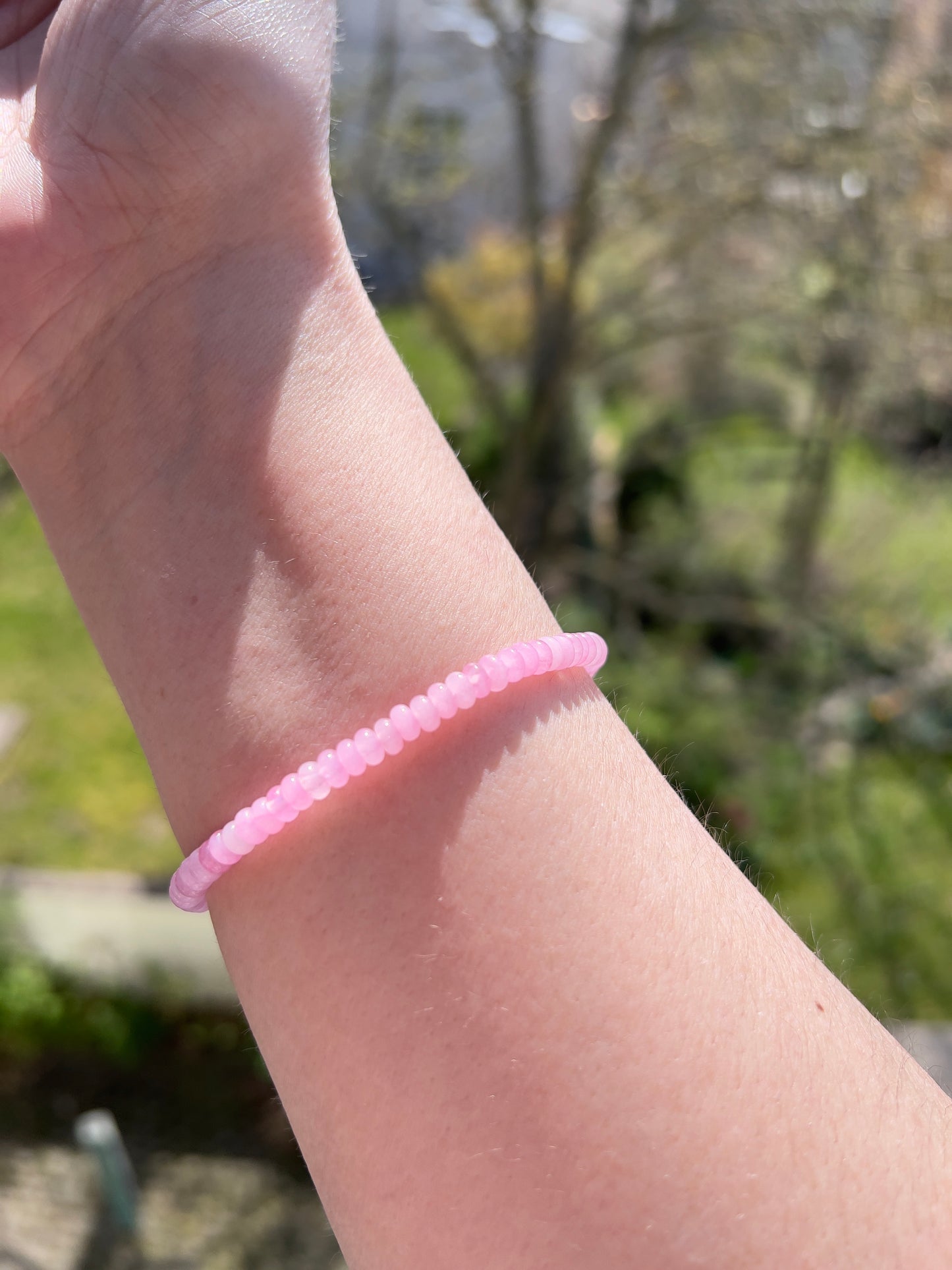 Rosenquarz Armband 4 mm – flache Perlen, elastisch