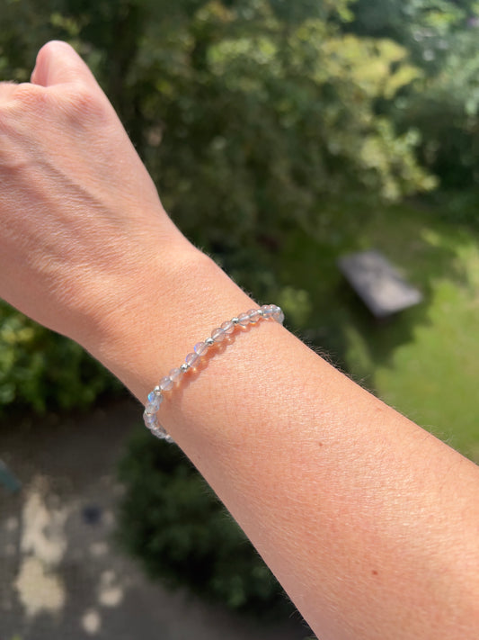 Labradorit - Armband 4mm AAA mit 925 er Silber Abstandsperlen