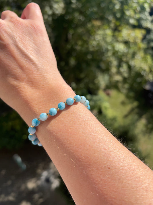 Larimar Armband – 6 mm – mit Edelstahlvergoldeten Abstandsperlen – Ruhe & innere Klarheit