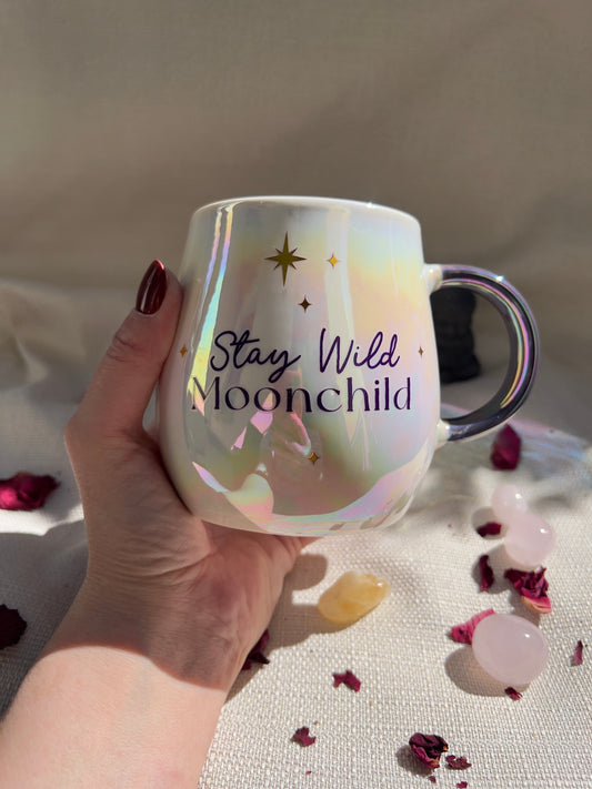 Stay Wild Moonchild – Keramiktasse mit Goldmotiv