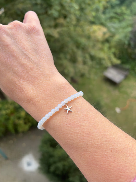 Opalit-Armband mit Seestern aus 925er Silber – Klarheit & Lebensfreude