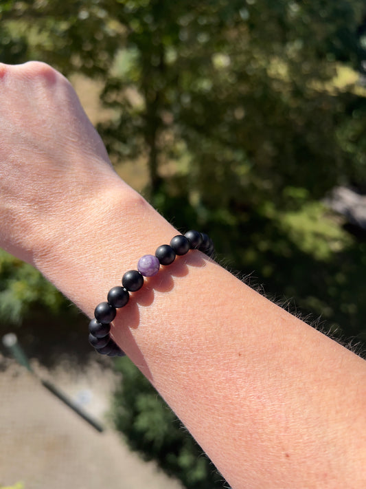 Armband – Schwarzer Onyx matt & Dream Amethyst 8 mm (Schutz & innere Ruhe, handgefertigt, elastisch)
