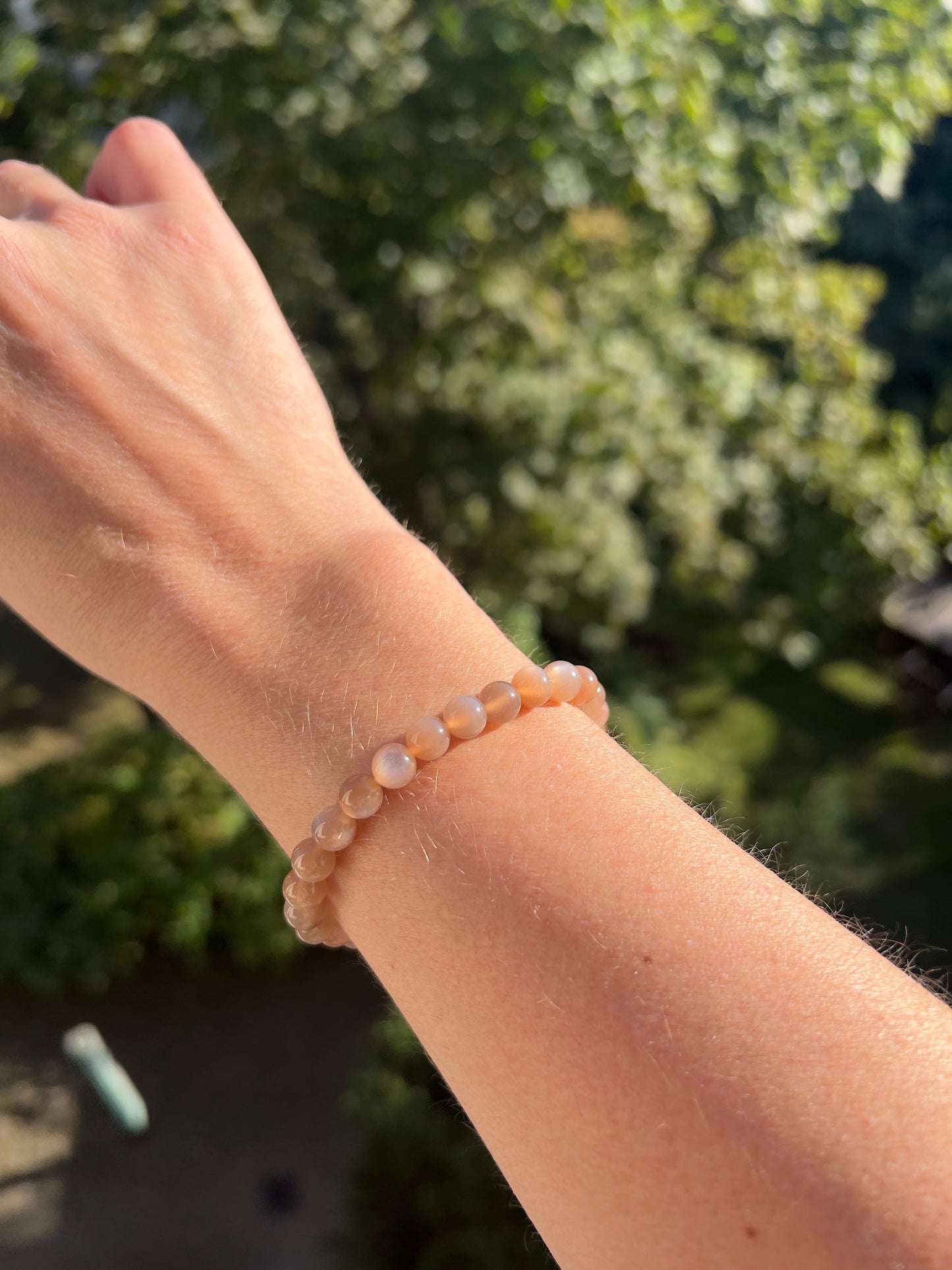 Armband aus Pfirsich-Mondstein – Sanftheit, Intuition & emotionale Balance