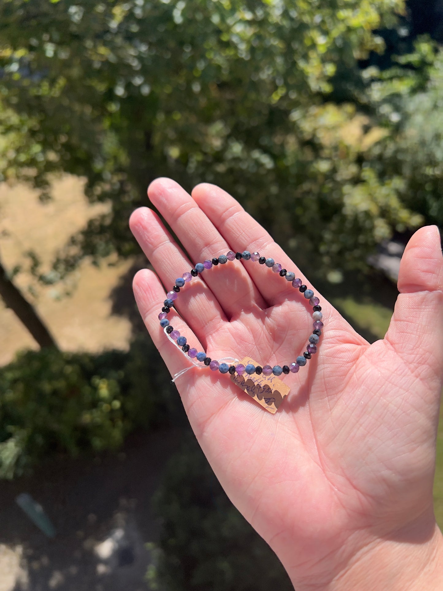 Armband aus facettiertem Schwarzem Turmalin, Amethyst & Sodalith – Innere Ruhe & erholsamer Schlaf
