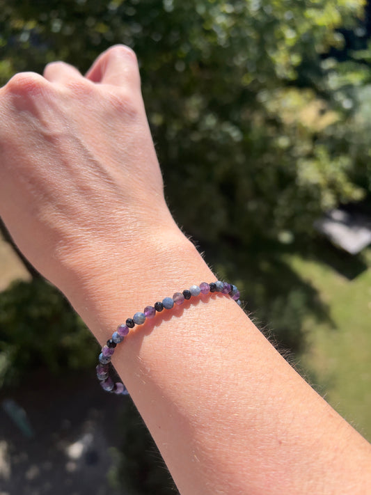 Armband aus facettiertem Schwarzem Turmalin, Amethyst & Sodalith – Innere Ruhe & erholsamer Schlaf