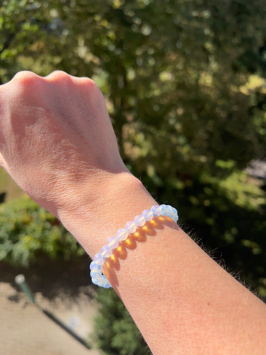 Armband – Opalit 6 mm (synthetischer Stein, handgefertigt, elastisch)