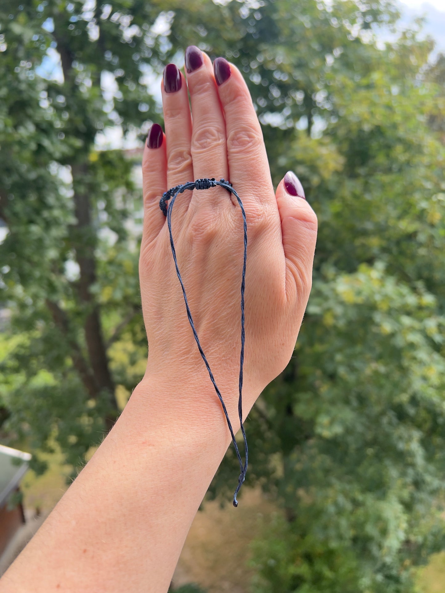 Handgeknüpfte Makramee-Kette Blau – Verstellbare Choker-Kette mit facettierten Kristallperlen