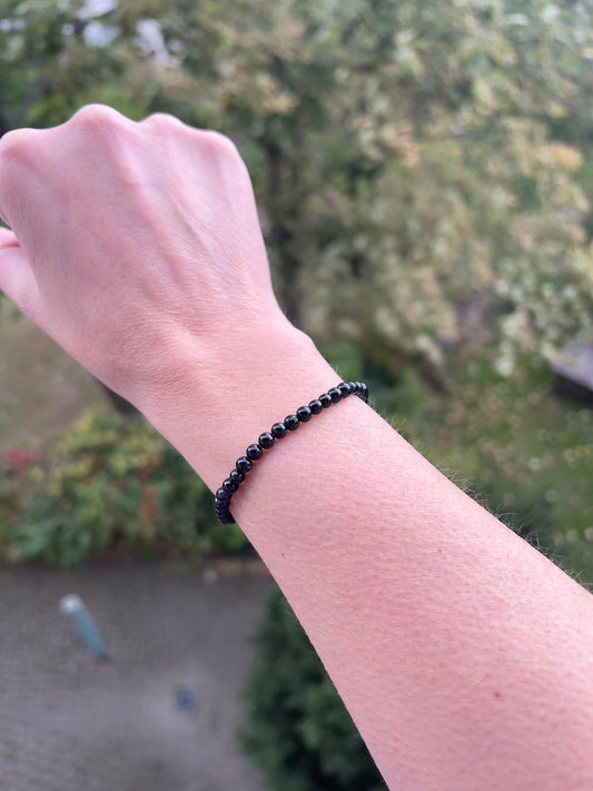 🖤 Schutz & Stabilität – Armband aus schwarzem Achat (4 mm, rund)