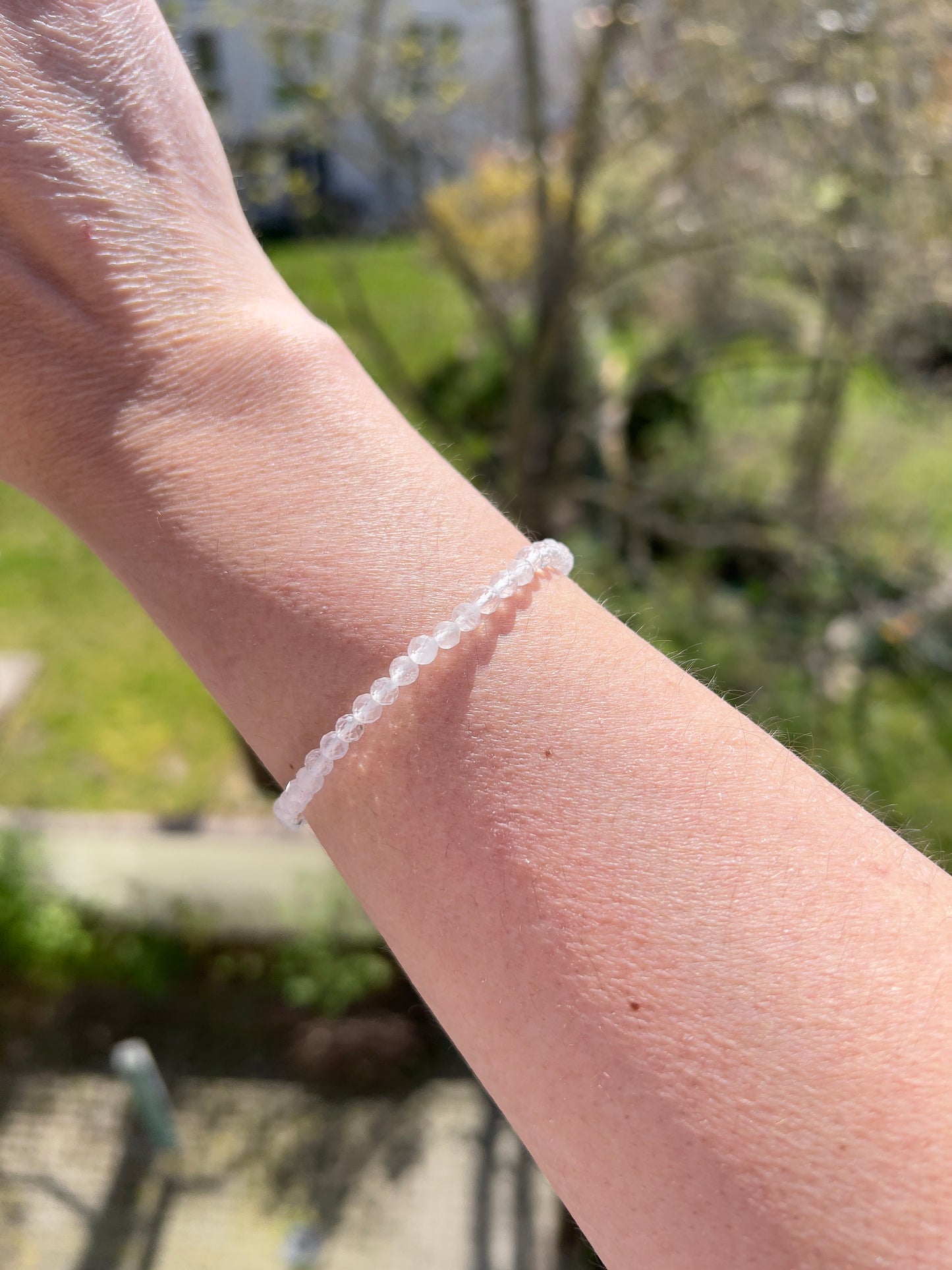 Facettiertes Bergkristall Armband 4 mm – Edelsteinarmband, elastisch