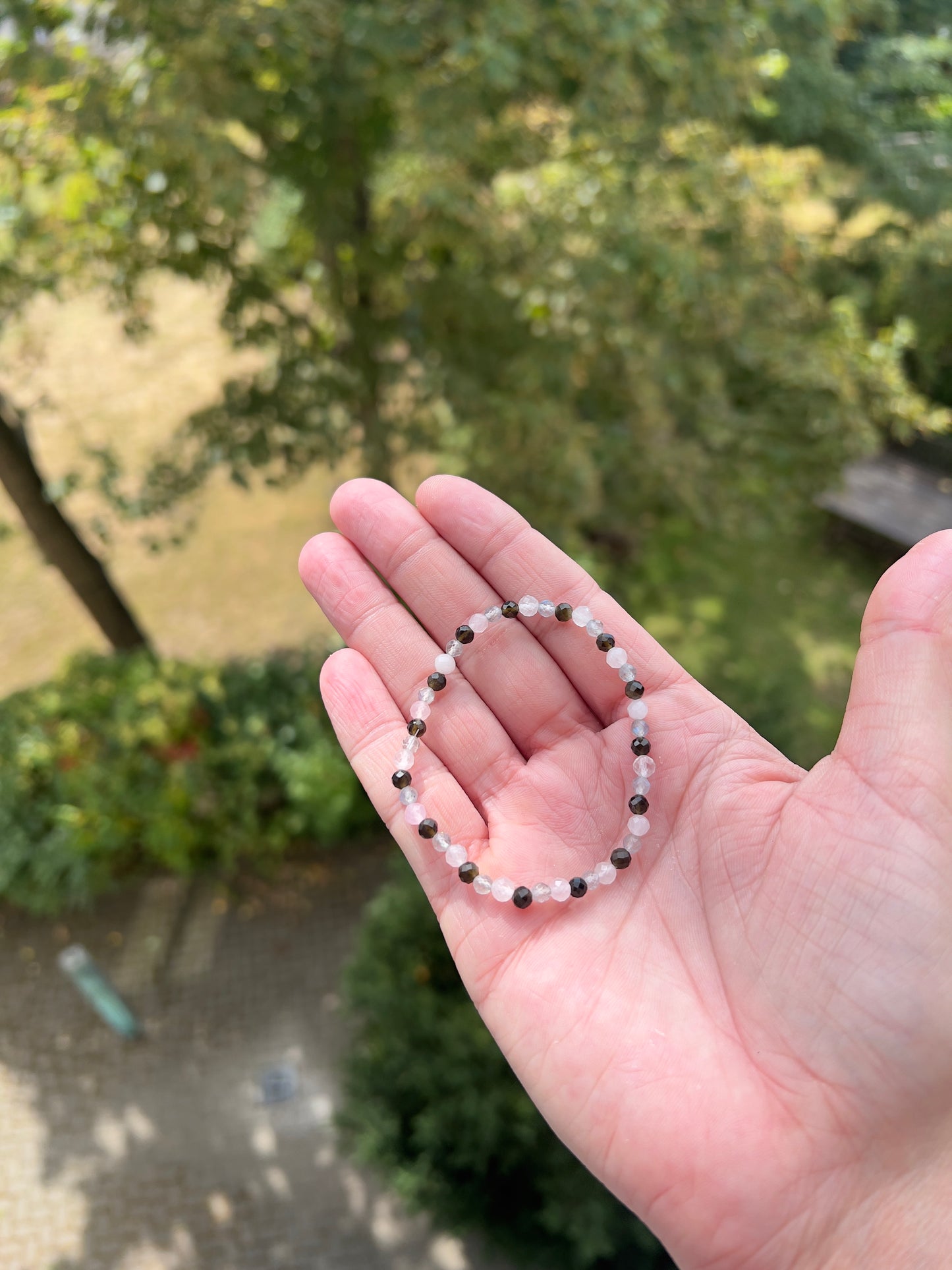 Krafttier-Armband 4 mm facettiert – individuell berechnet & mit Heilsteinen gefertigt (Beispielbild)