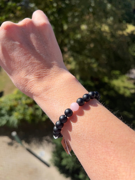 Armband – Onyx matt & Rosenquarz 8 mm (Schutz & Geborgenheit, handgefertigt, elastisch)