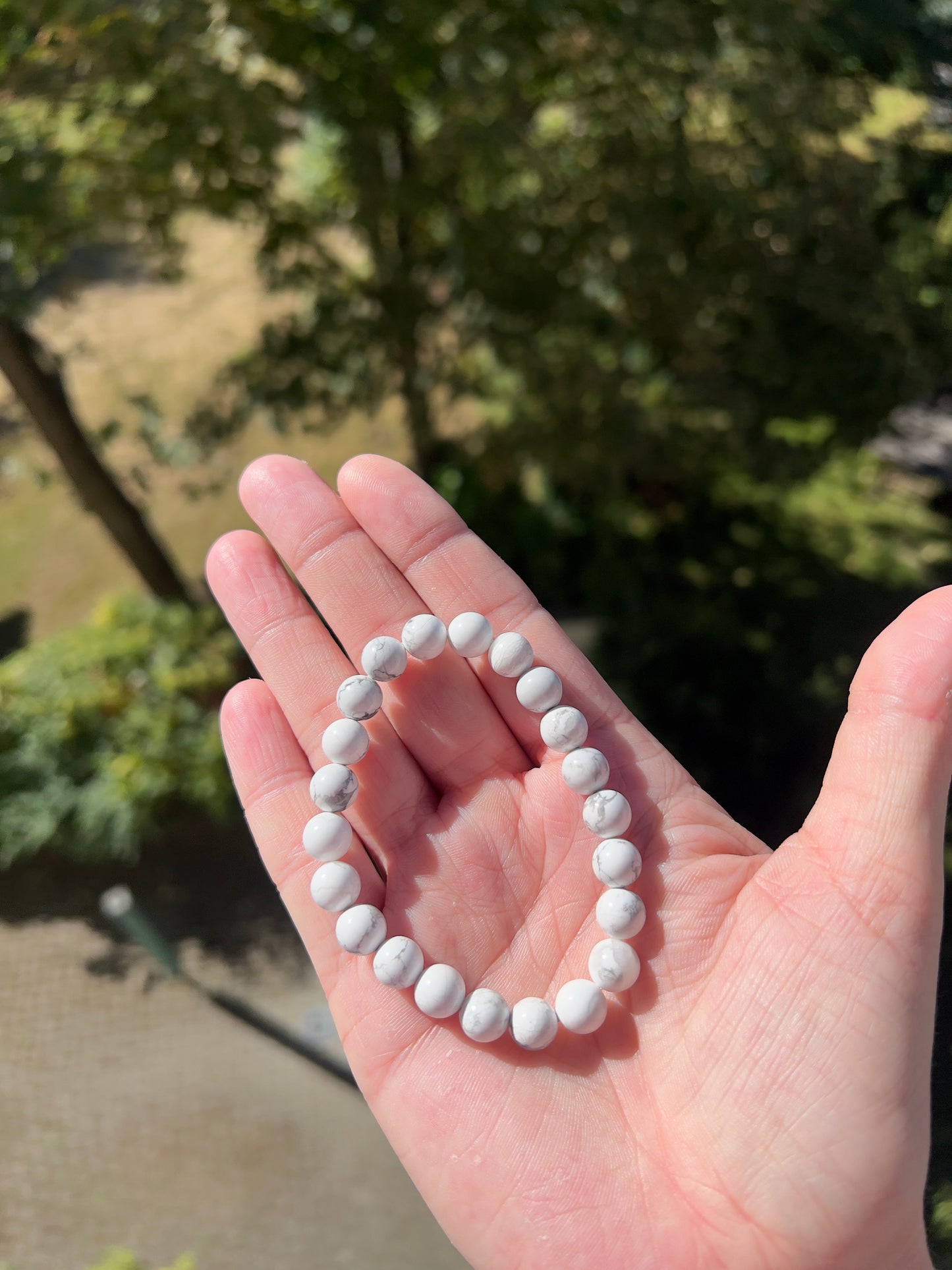 Armband – Howlith 8 mm runde Perlen (elastisch, handgefertigt)