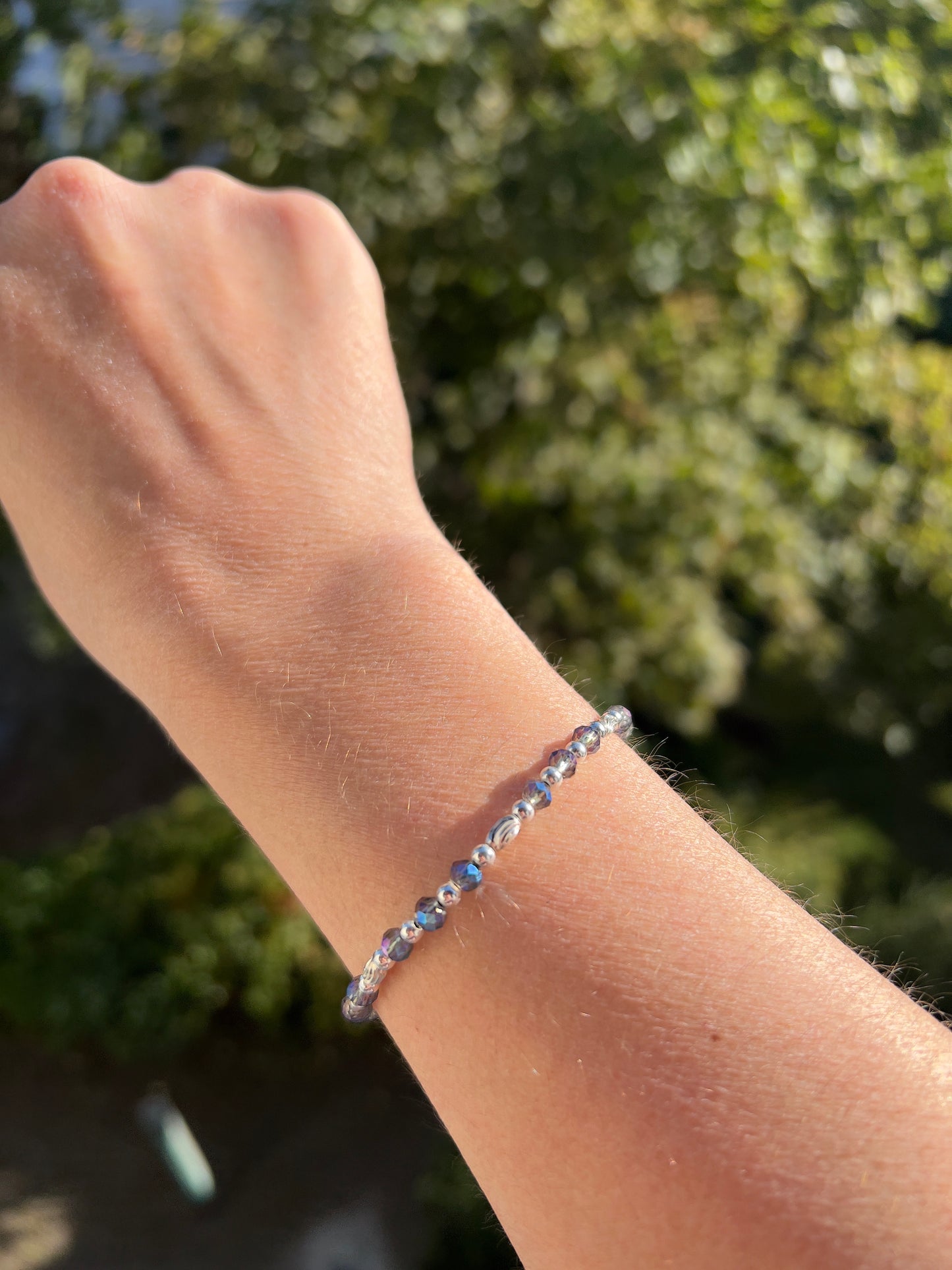 ✨ Armband „Meereszauber“ – Zirconia in lila-bläulich mit Muschel ✨4mm, Makramé