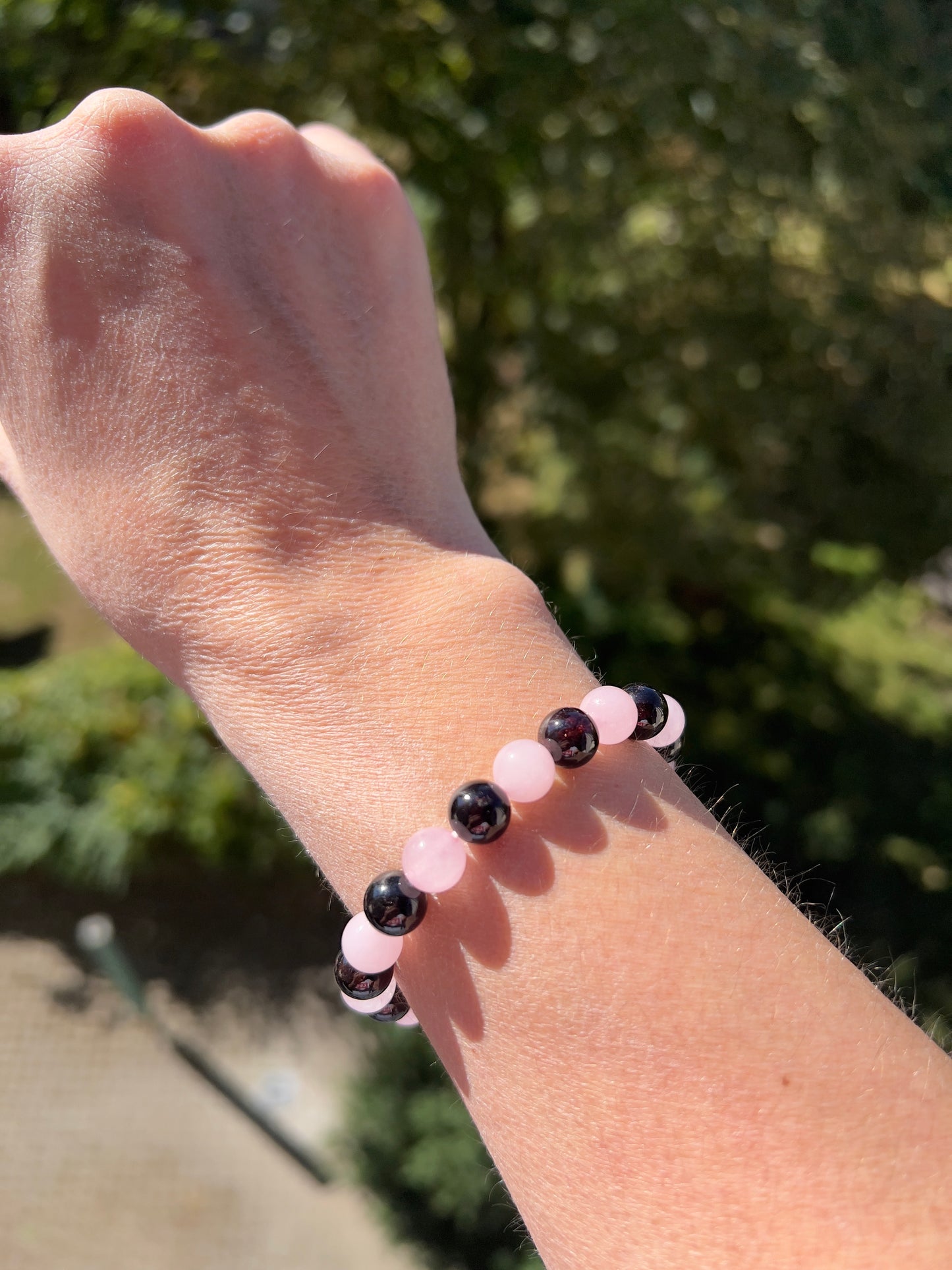 Armband – Rosenquarz & Granat AAA 8 mm (Liebe & Leidenschaft, handgefertigt, elastisch)