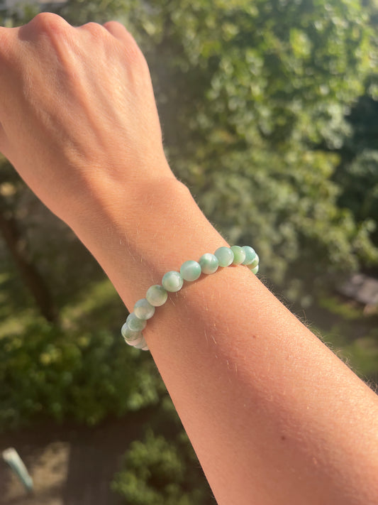 Armband aus Angelith ( Anhydrit )- Innere Ruhe & spirituelle Tiefe