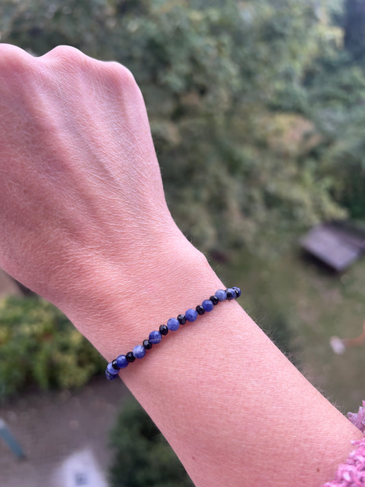 Sodalith & Schwarzer Turmalin Armband | Facettierte Edelsteinperlen 4 mm & 3 mm | Klarheit & Schutz