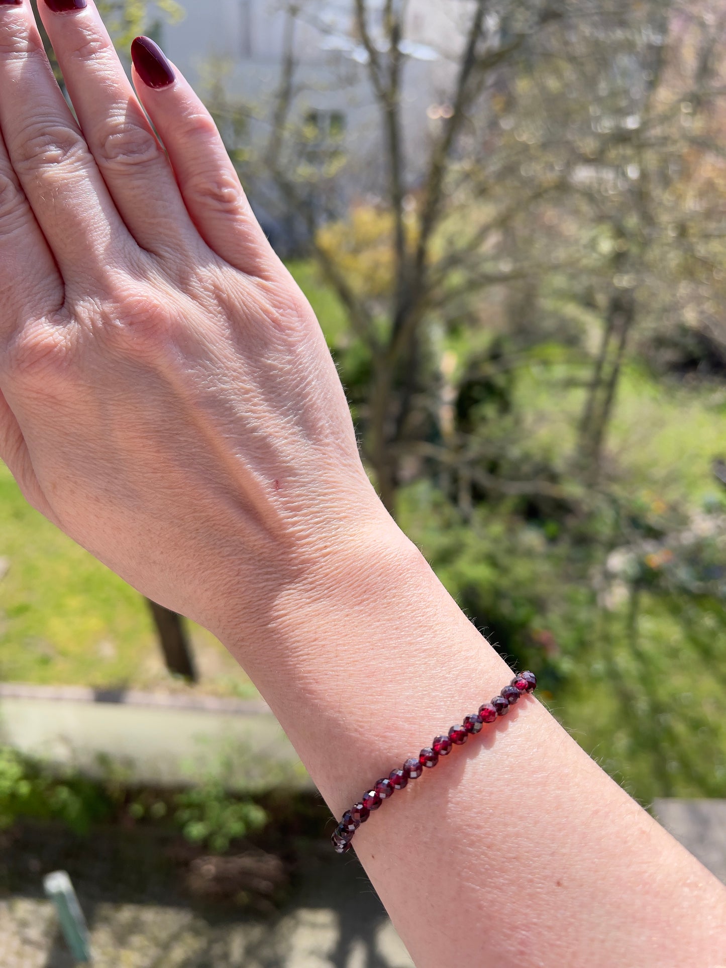 Facettiertes Granat Armband 4 mm (High Quality) – Edelsteinarmband, elastisch