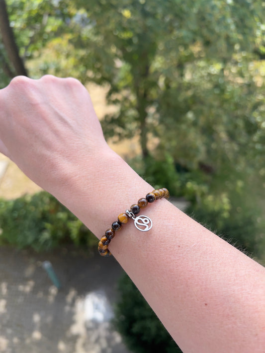 Sternzeichenarmband Löwe – Tigerauge 6 mm mit Charme (Silber oder Gold wählbar)