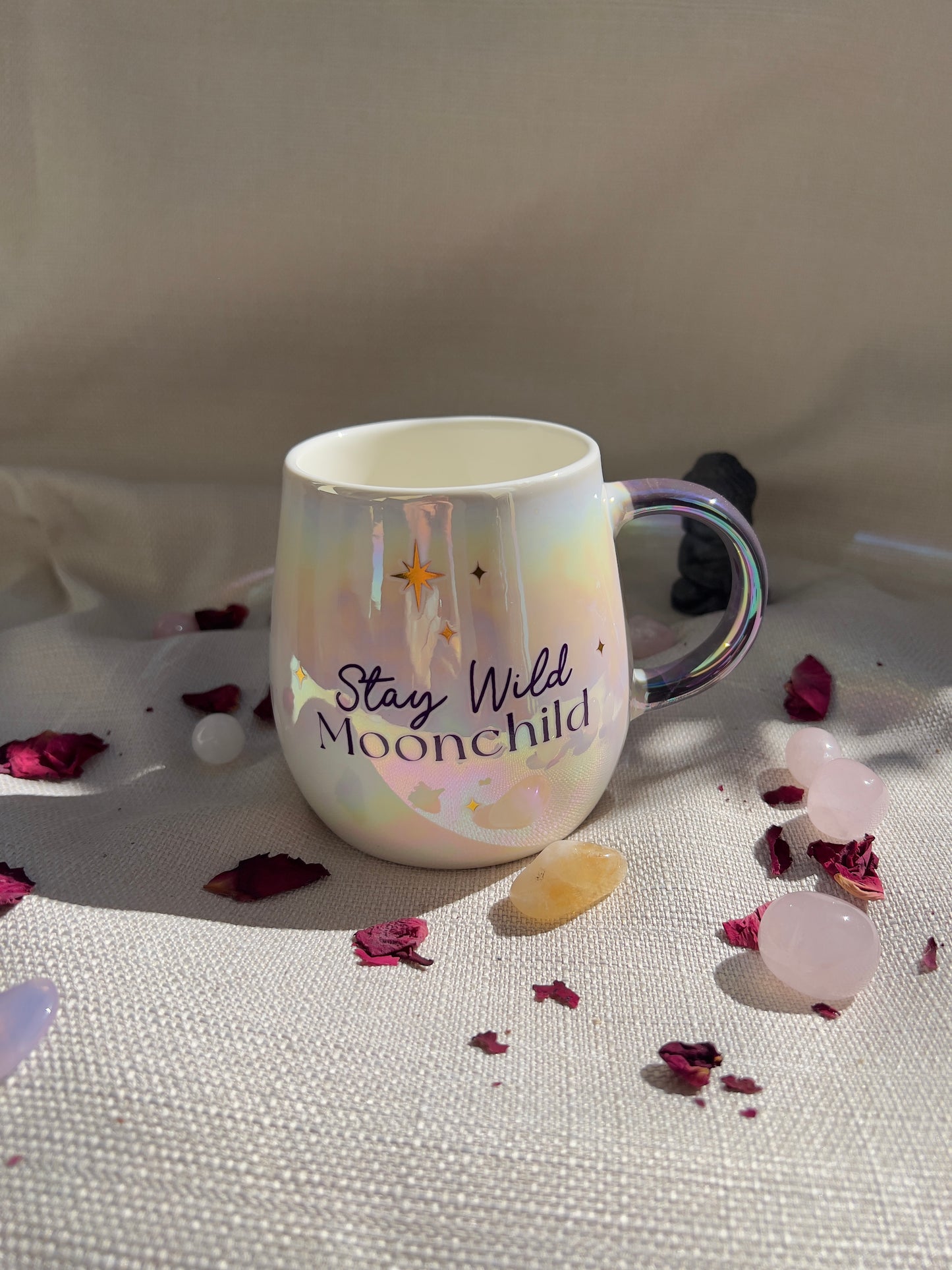 Stay Wild Moonchild – Keramiktasse mit Goldmotiv
