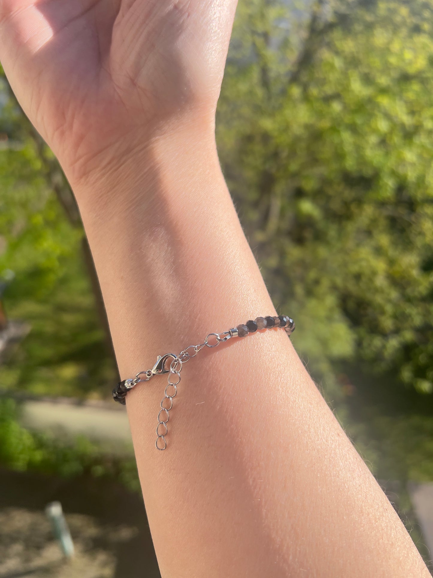 Armband „Stärke & Balance“ – Obsidian & schwarzer Turmalin 4 mm facettiert mit Lebensbaum | Edelstahl verstellbar