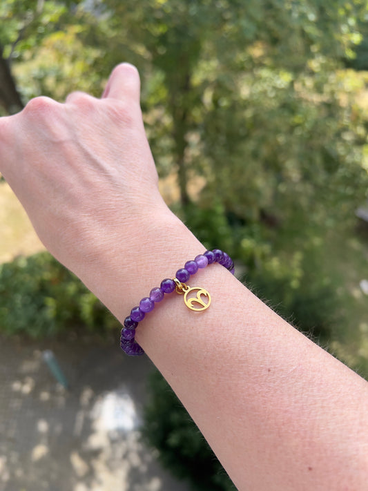 Sternzeichenarmband Widder – Amethyst 6 mm mit Charme (Silber oder Gold wählbar)