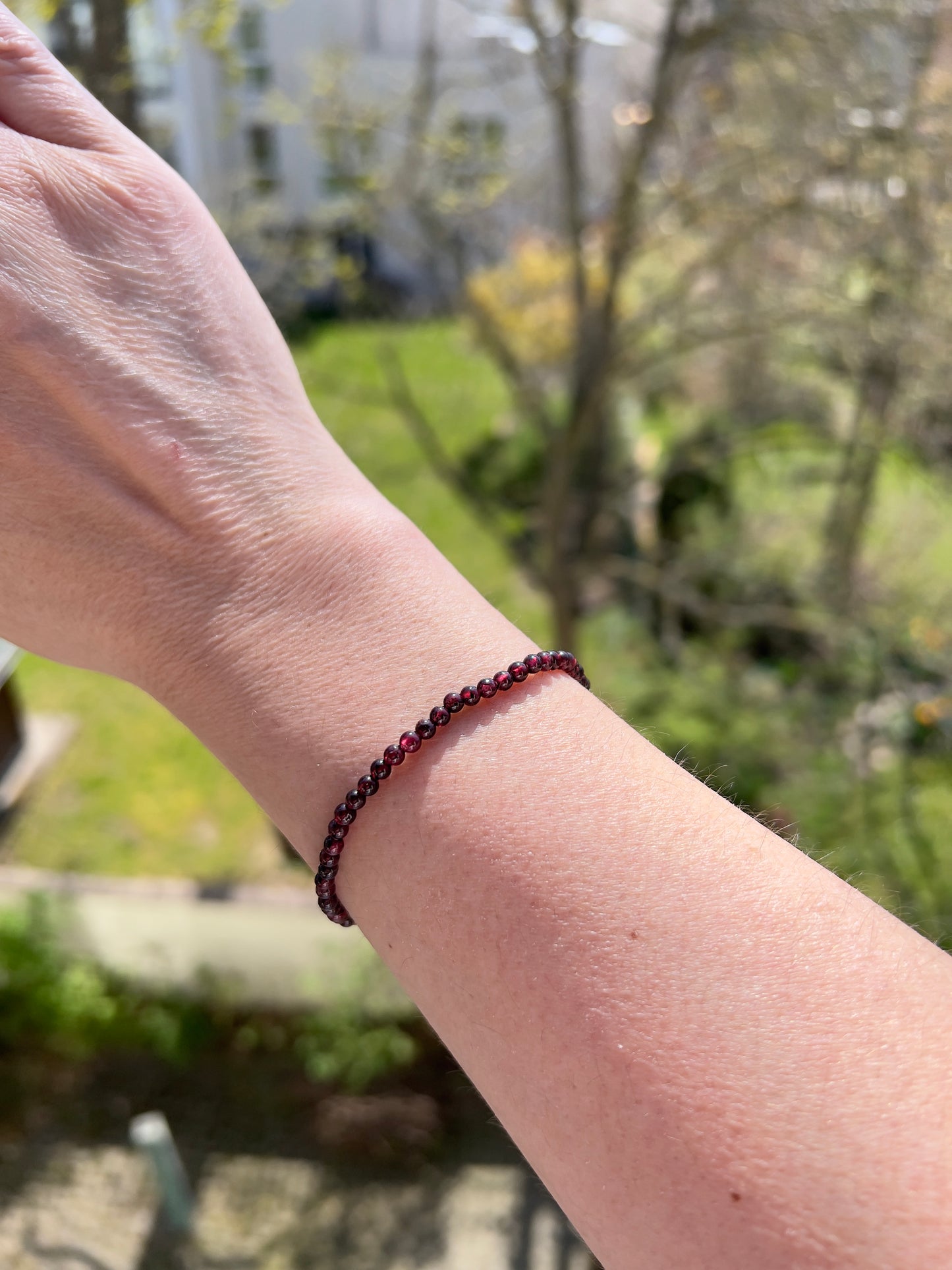 Filigranes Granat Armband (AAA) 3 mm – Edelsteinarmband auf Elastikband