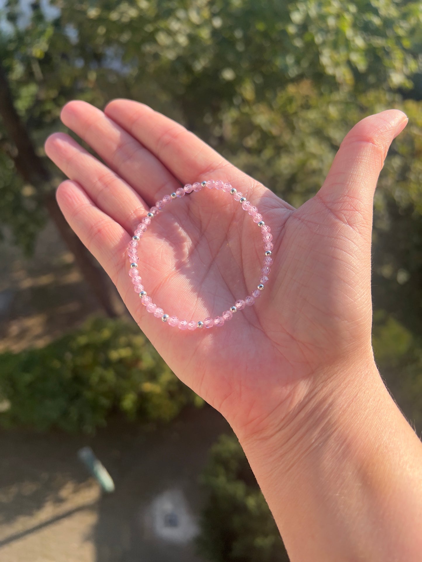 Zartes Armband aus rosa facettiertem Zirconia (4 mm) mit 925er Silber