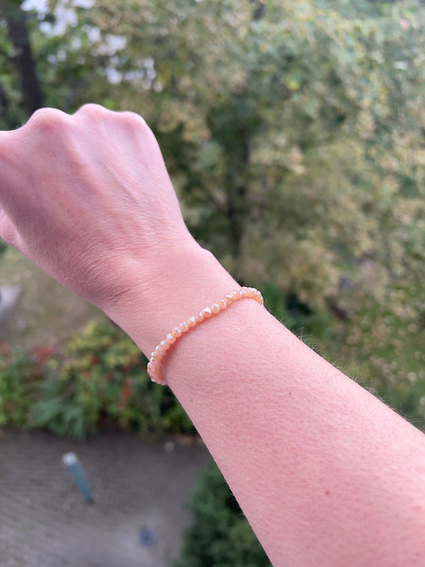 🌞✨ Licht & Balance – Perlenarmband in Sonnen-Mondstein-Farben (facettiert, 4 mm)