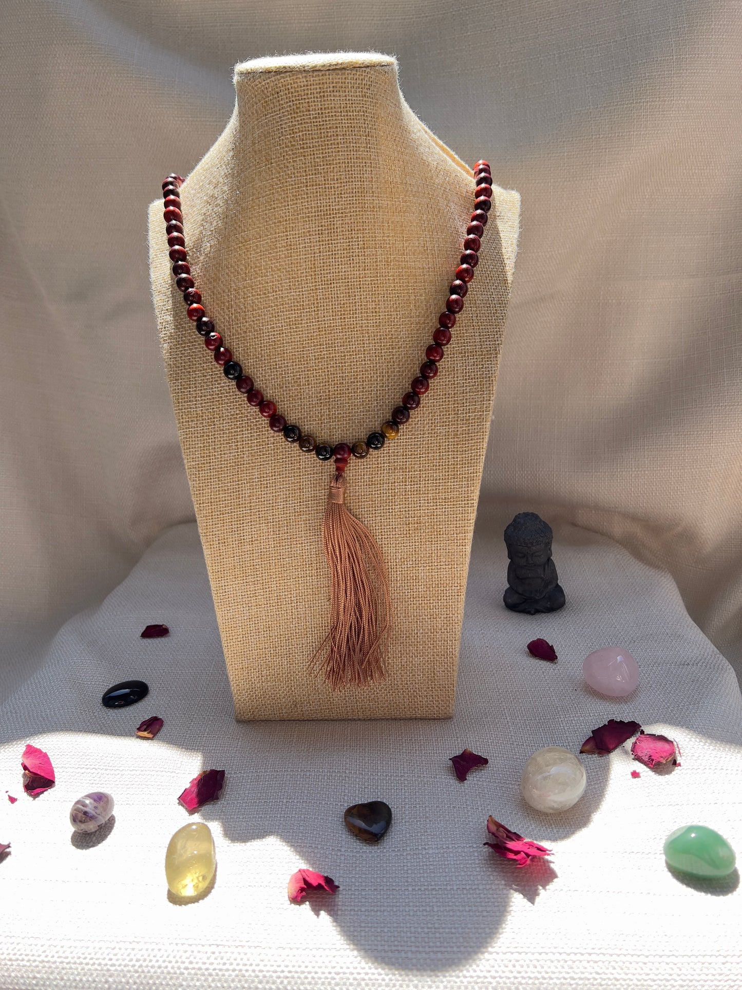 Self Expression Mala-Halskette aus Rosenholz & Tigerauge – 108 Perlen mit Quaste