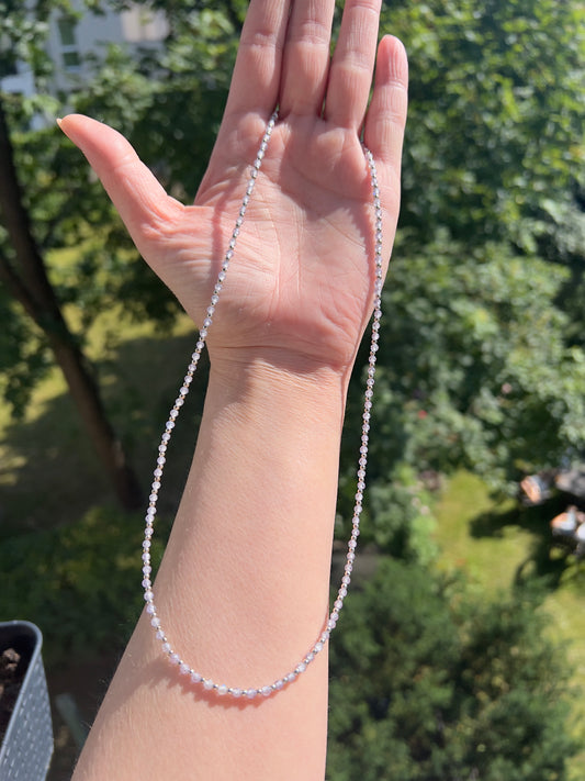 Zarte Zirkonia - Kette in lila - Funkelnder Minimalismus in 925 Silber