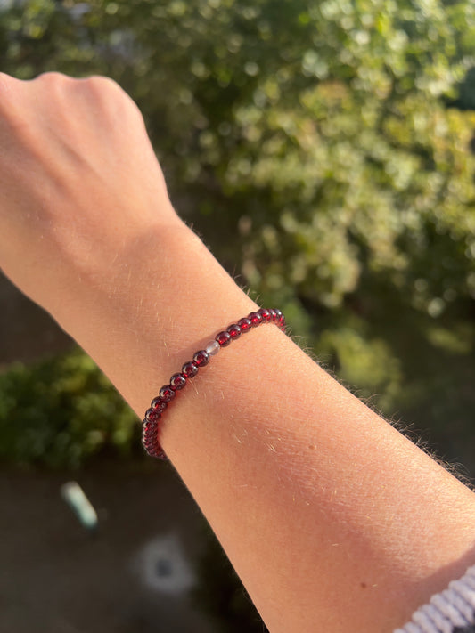 Granat Armband 4 mm – High Quality – mit Labradorit-Perle